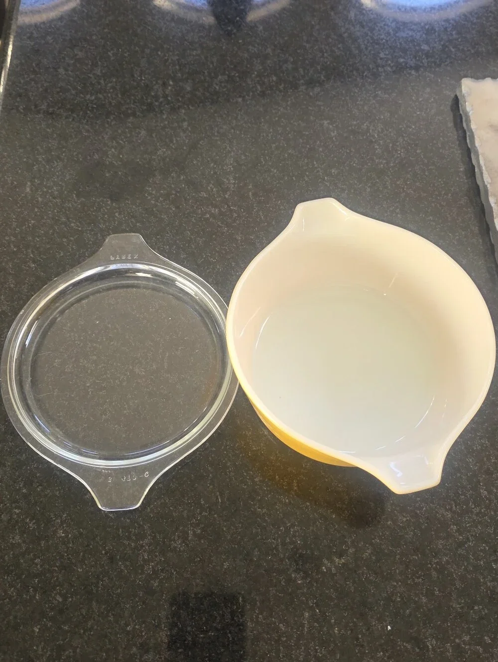 Pyrex Yellow 💛 🦋 Butterfly Pattern Casserole with Clear Lid